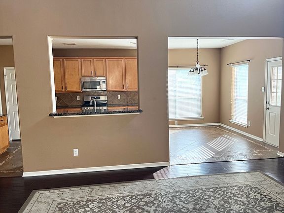 5th image of 920 Almond Pointe