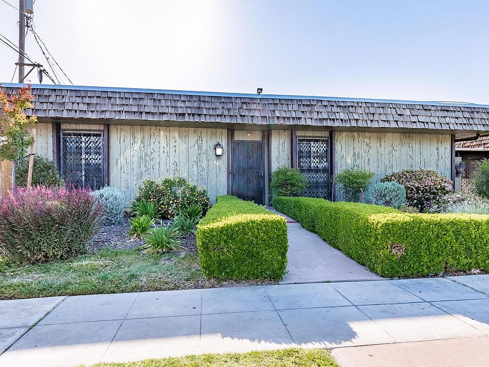 1st image of 3677 N Fruit Ave #A