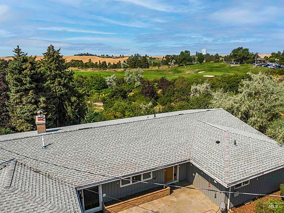 2nd image of 1395 Walenta Dr