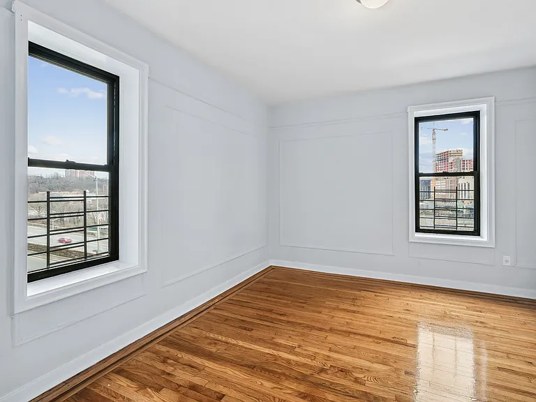 2175 Cedar Ave #3E — Photo 6