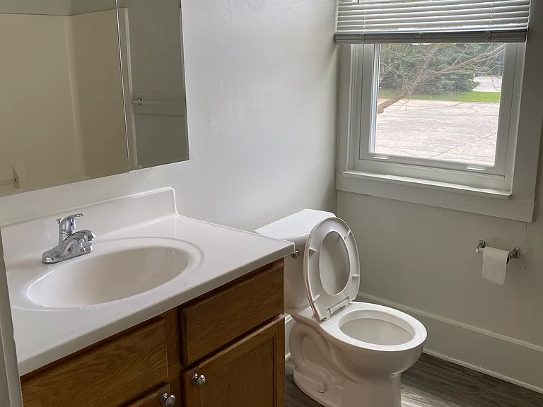640 McHenry St #1 — Photo 9