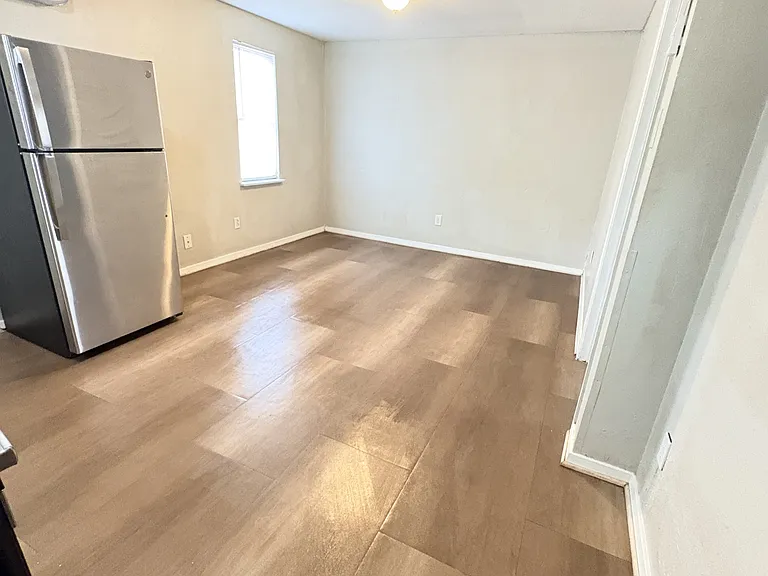 709 Baylor St #C — Photo 3