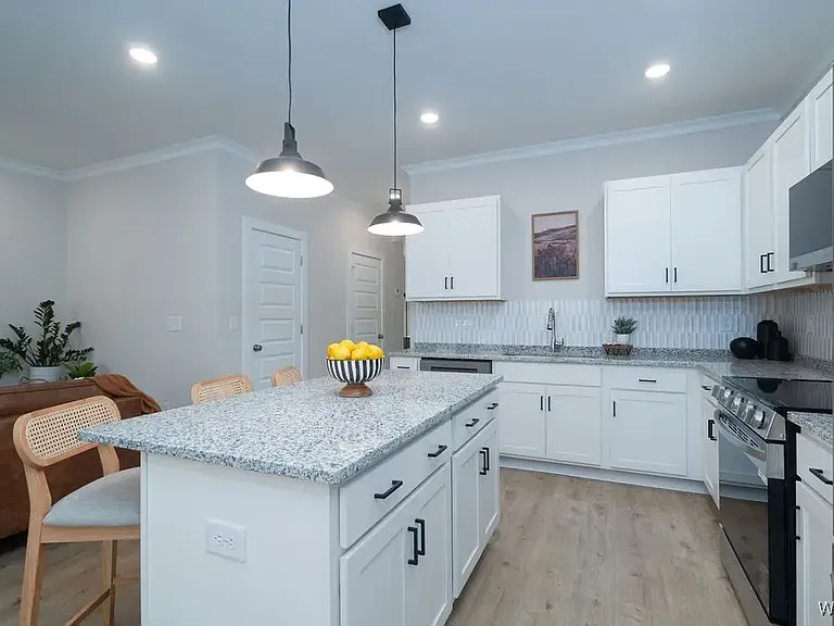 22105 Cove Ln — Photo 8
