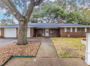 2205 Kipling St, Baytown, TX 77520