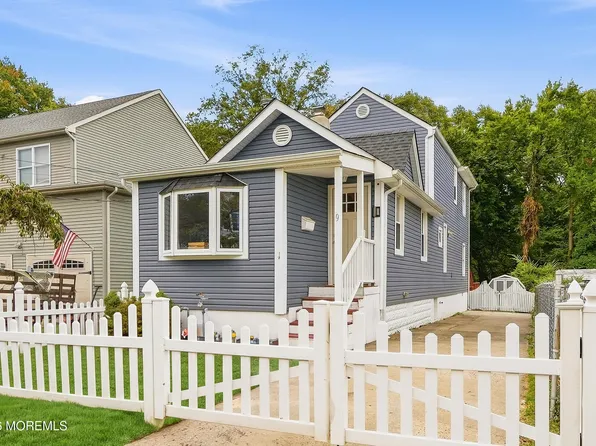 9 Briarcliff Place, Port Monmouth, NJ 07758