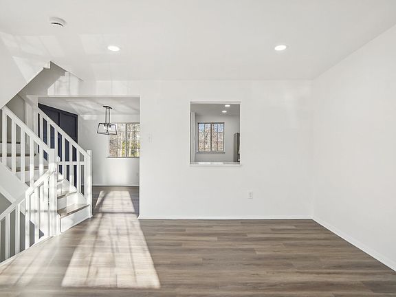 3rd image of 5205 Pleasure Cove Ct