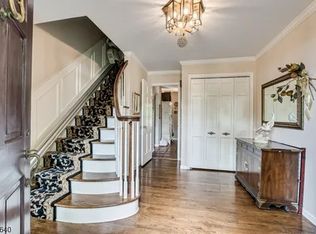 6 Oak Grove Ln, Edison, NJ 08820