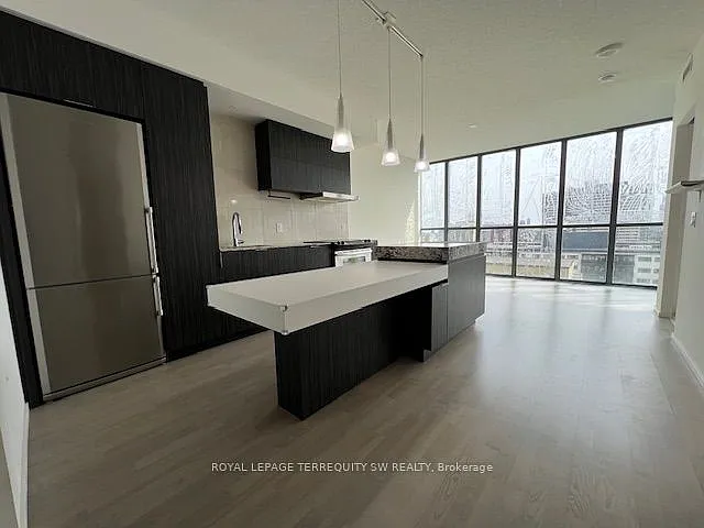 X2 Condominiums — Photo 2