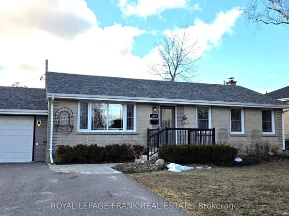 1369 Armstrong Dr, Peterborough, ON K9J 6G4