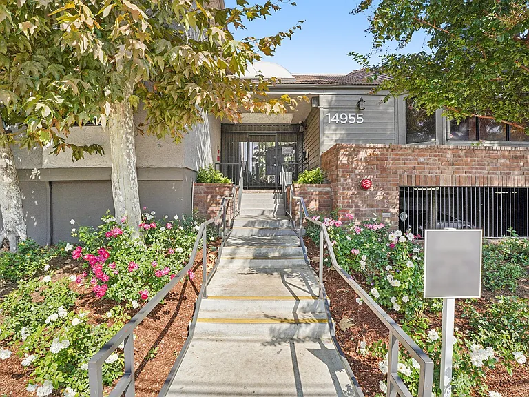 Saticoy Gardens — Photo 8