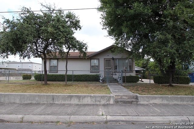 1st image of 427 Millard St