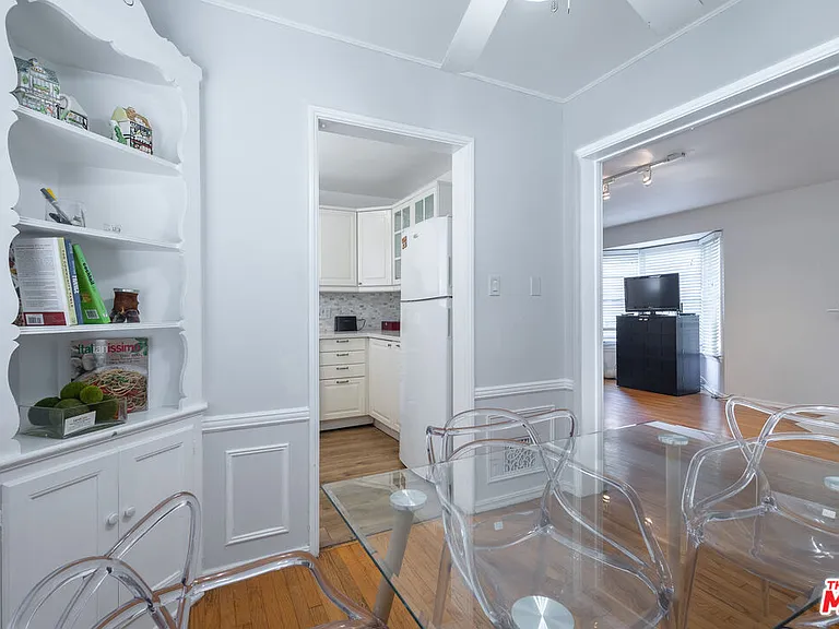 119 S Bundy Dr — Photo 10