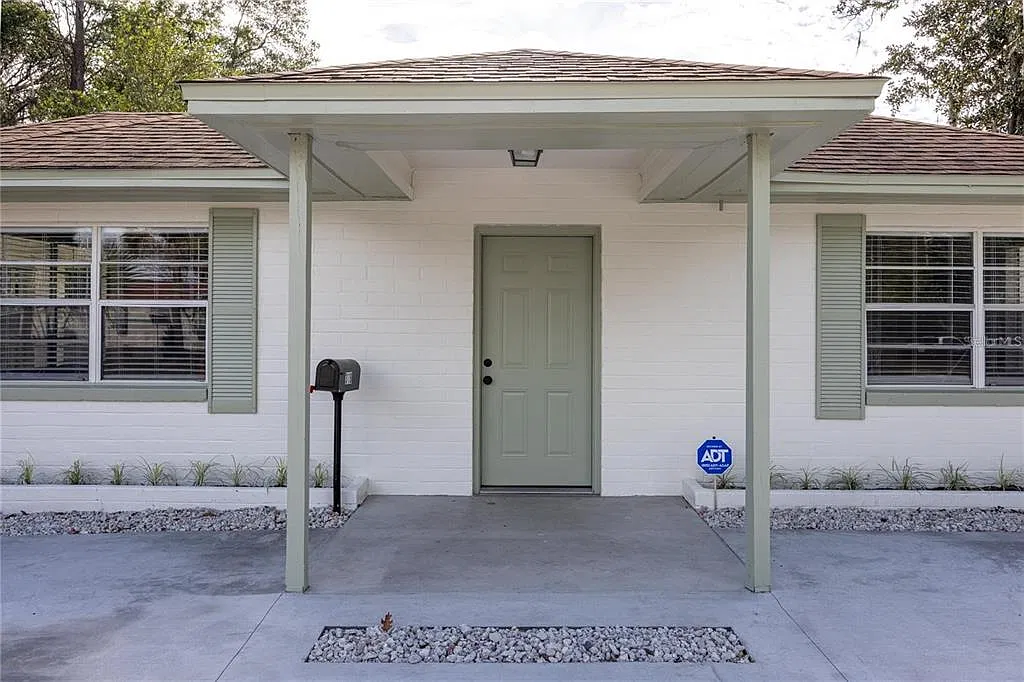 3 bed, 2.0 bath, 1248 sqft, $1,950 — Photo 2