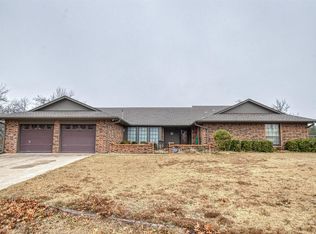 2121 E Rock Creek Rd, Norman, OK 73071