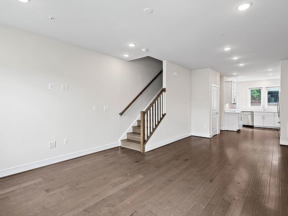 4th image of 557 Shorthorn Way