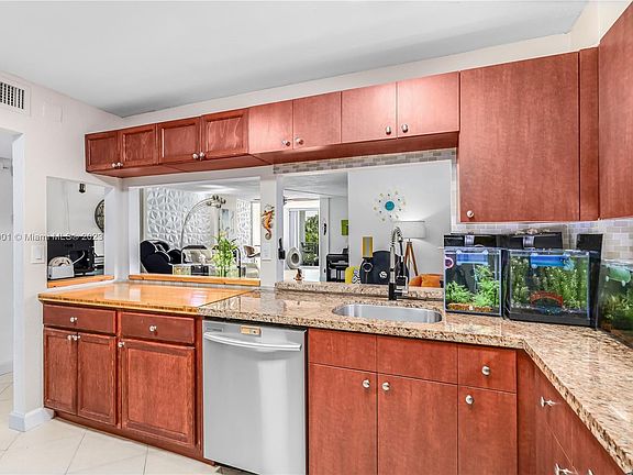 5th image of 6450 Collins Ave APT 208