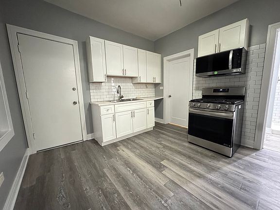 2nd image of 2233 N Southport Ave #2R