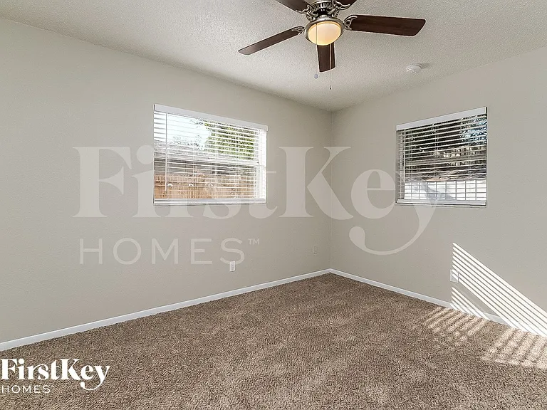 1418 Stonehaven Way — Photo 12