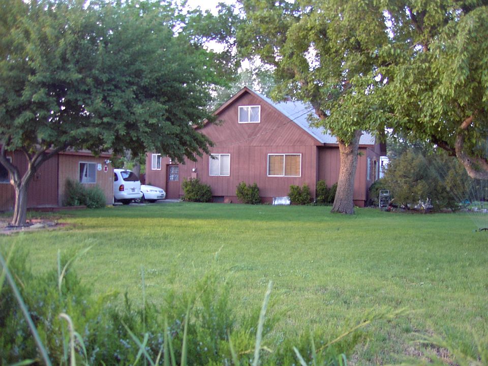 2nd image of 828 W Young St