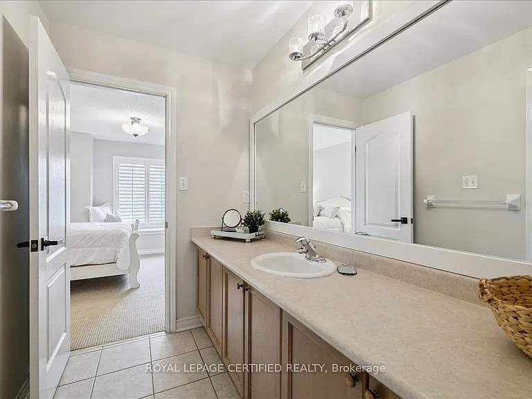 2523 Highmount Cres — Photo 35