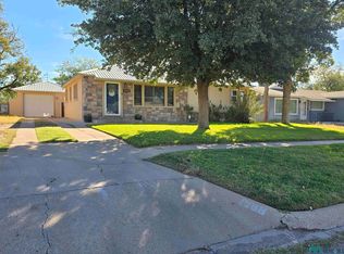 1008 Albert St, Carlsbad, NM 88220