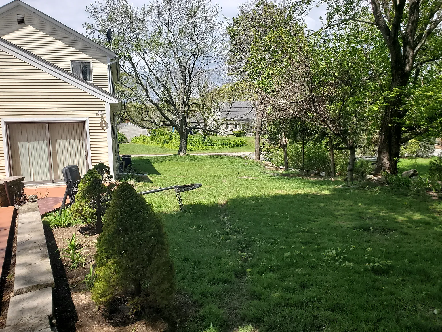 129 Simmonsville Ave — Photo 4