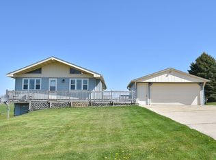 W2035 Auburn Ashford Dr, Campbellsport, WI 53010