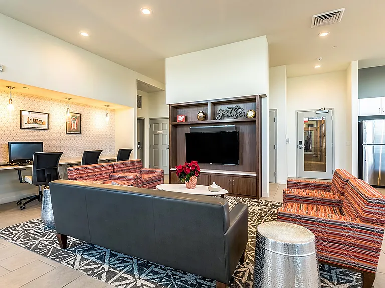 Legacy Pointe at Poindexter Apartments — Photo 2