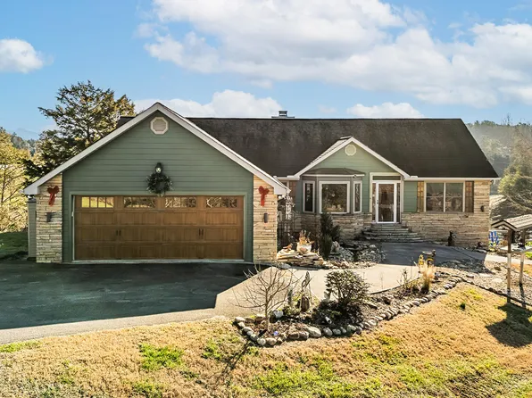 1728 Morning View Ln, Sevierville, TN 37876