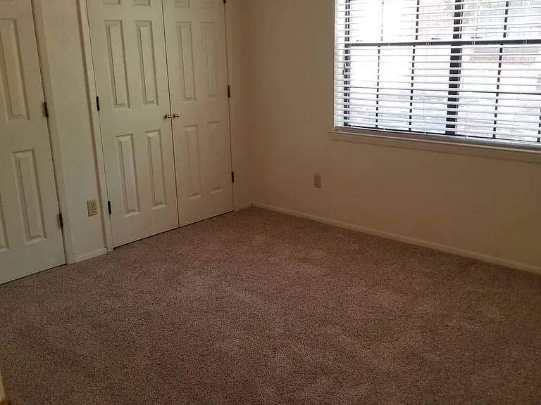 1808D Woodsman Dr — Photo 4
