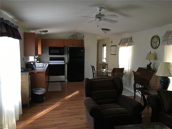 3rd image of 212 Flame Ln