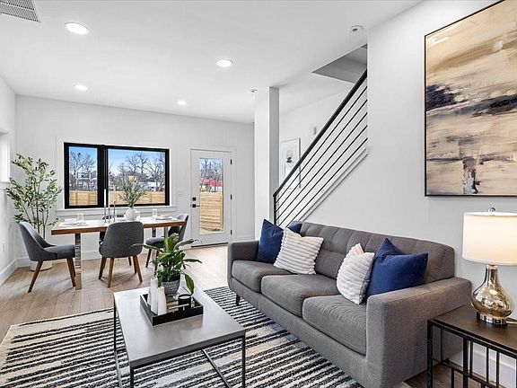 3rd image of 307 W Elizabeth St #1