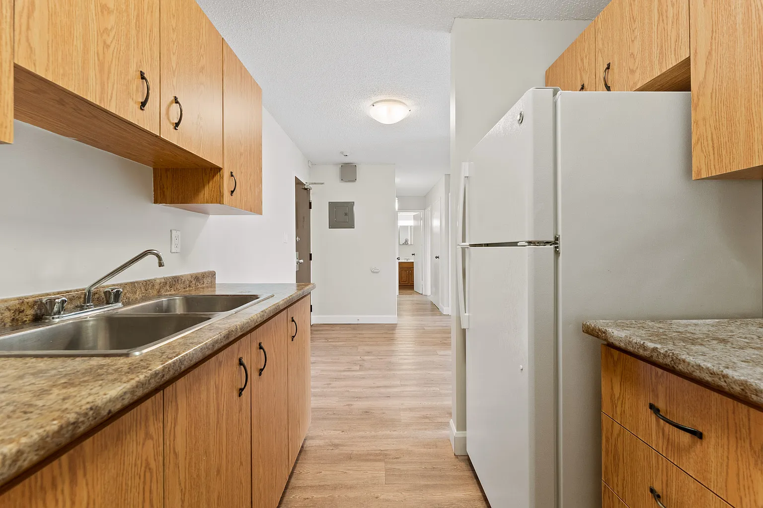 795 Grand Ave W #821865 photo 1