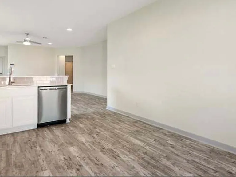 10801 Meris Ln — Photo 13