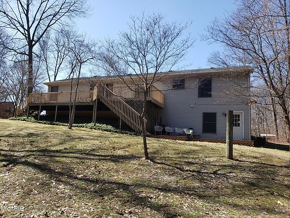 2nd image of 32610 Jeffrey Dr