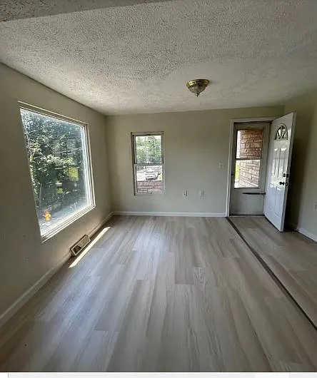 19 Bellevue St — Photo 3