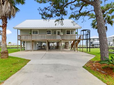 424 Riverview Dr, Bay Saint Louis, MS, 39520