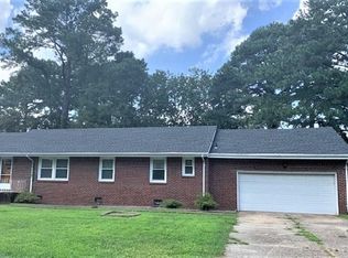 1427 Hawthorne Dr, Chesapeake, VA 23325