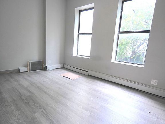 3rd image of 265 Linden St APT 1A