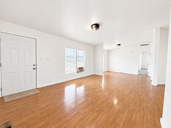 3rd image of 39 Amigo Ave