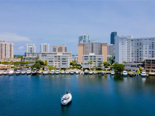120 Golden Isles Dr APT 33B, Hallandale Beach, FL 33009