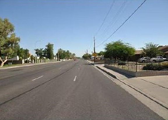 4th image of 8403 N 59th Ave