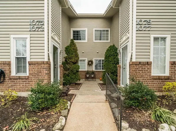 1079 N Spoede Rd, Saint Louis, MO 63146