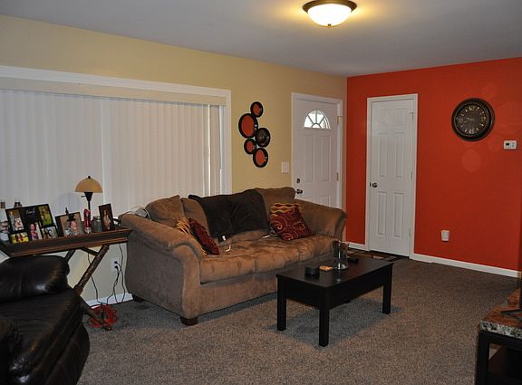 4th image of 306 E Kankakee River Dr