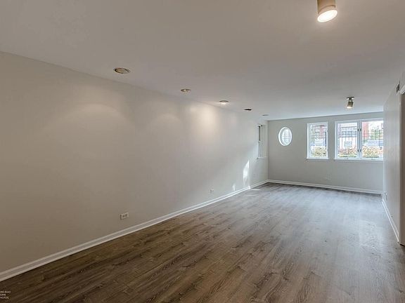 2nd image of 1508 W Diversey Pkwy #1