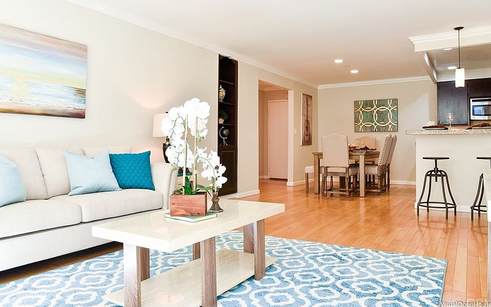 1st image of 637 N West Knoll Dr APT 105