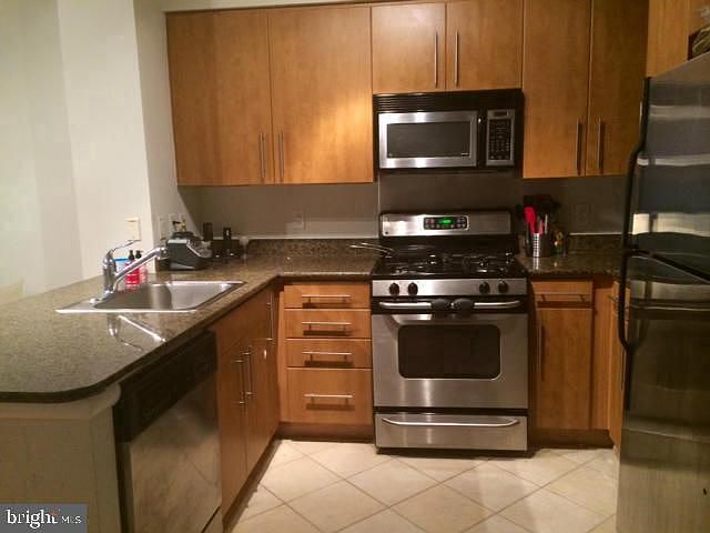 2nd image of 1021 N Garfield St APT 602