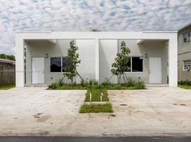 817 NW 7th Ave, Hallandale Beach, FL