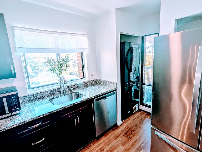 15712 Dorset Rd #301 — Photo 3