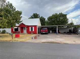 908 Plainview Rd, Seymour, TX 76380